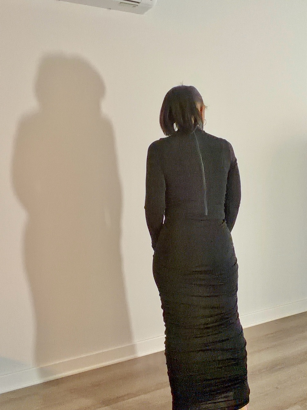 Black Long-Sleeve Ruched Maxi Dress - Picture 2 of 4
